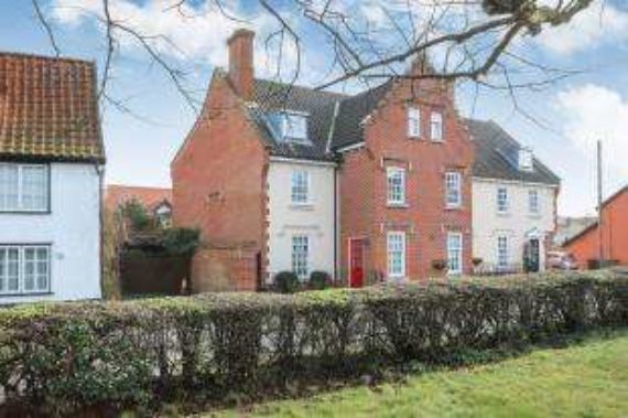 4 Bedroom End of Ter...